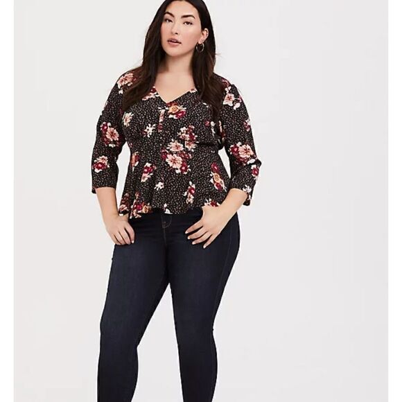 torrid Tops - TORRID PEPLUM CHABLIS CORSET BACK TOP size 6 NWOT